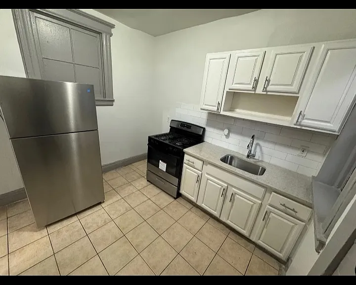 66 N Grove St #6L — Photo 1
