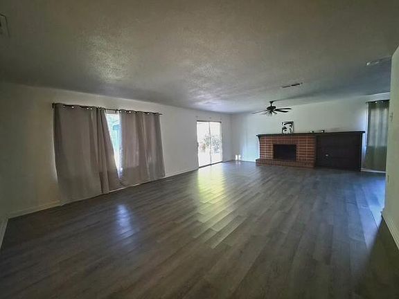 4th image of 1336 W Paradise Avenue