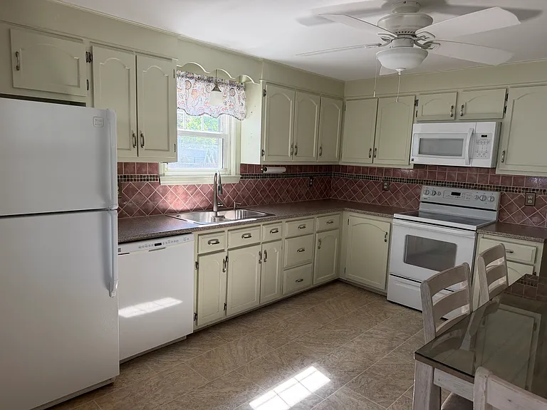 10 Darby St — Photo 3
