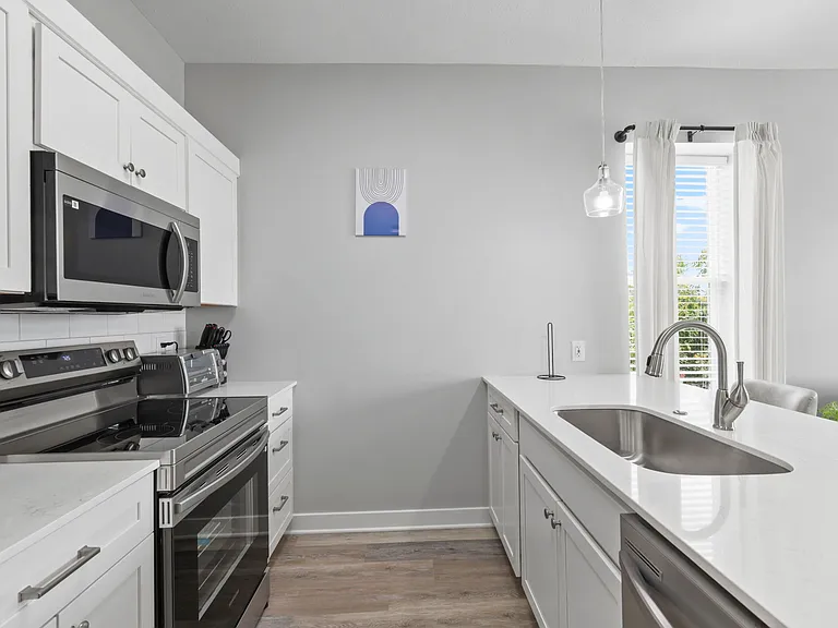21 W 16th Street21 B02 Indianapolis #STREET21-B02 — Photo 14
