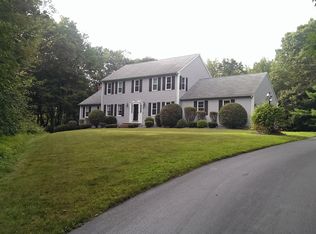 29 King Philip Path, Mendon, MA 01756