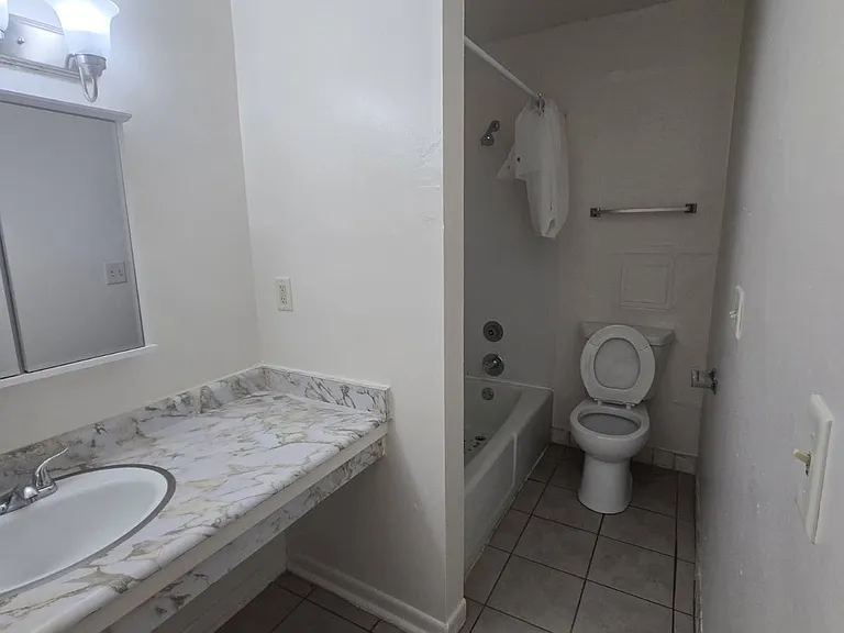 7233 N 38th St #8 — Photo 17