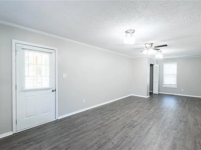 4715 S Lee St — Photo 30
