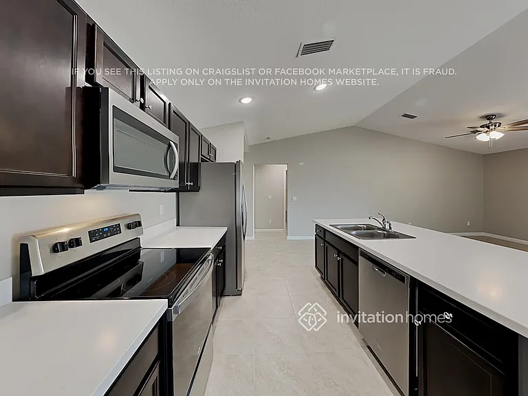 2085 SE Crystal Mist St — Photo 4