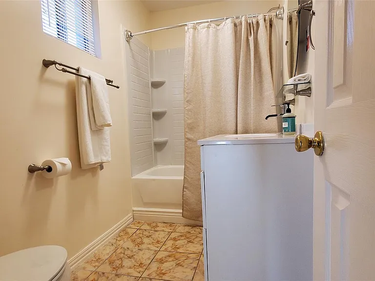 17018 Water Oak Dr — Photo 27
