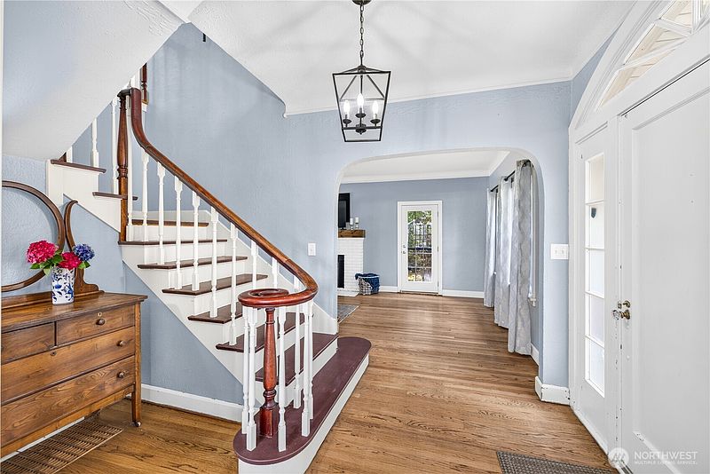 5th image of 912 Cherry Lane