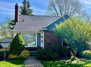 1527 Mansfield Rd, Birmingham, MI 48009