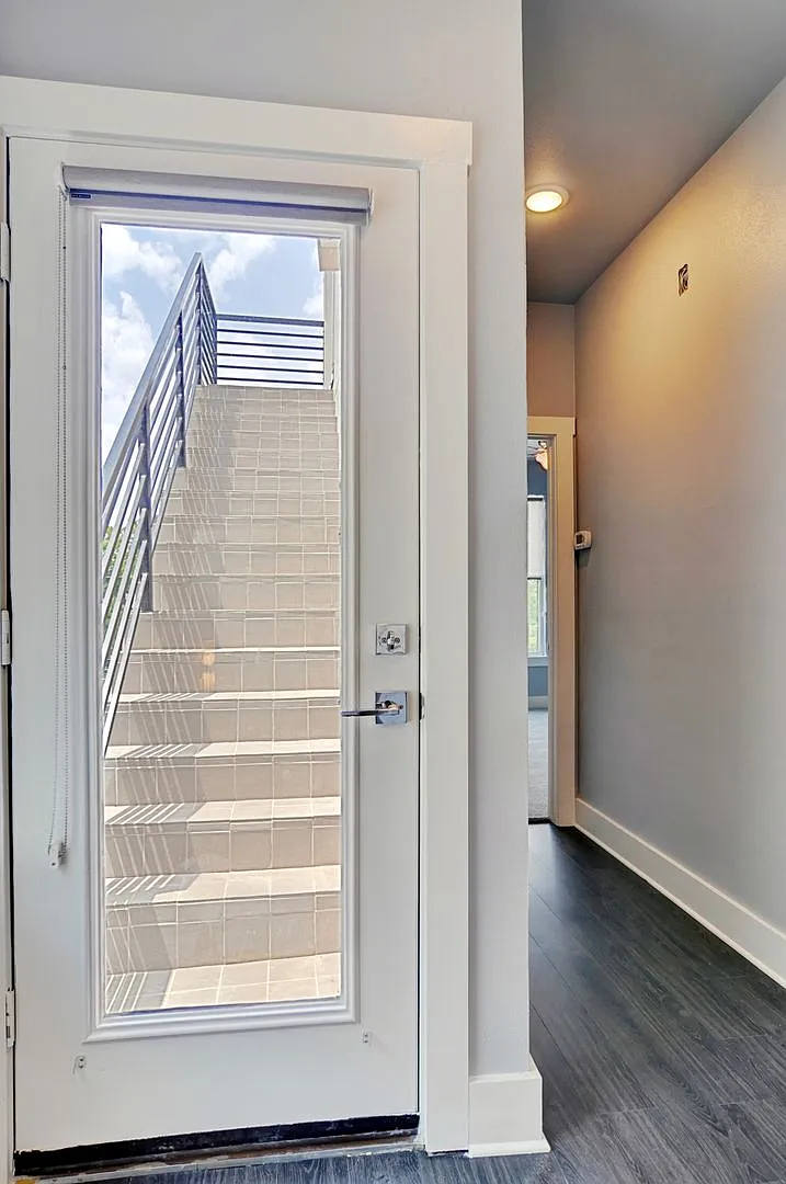 2512 Forest Park Blvd-2027 — Photo 4