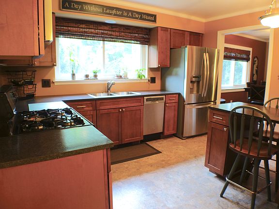 4th image of 1085 Rue Deauville Blvd