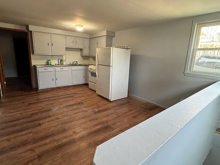 Eat-In Kitchen