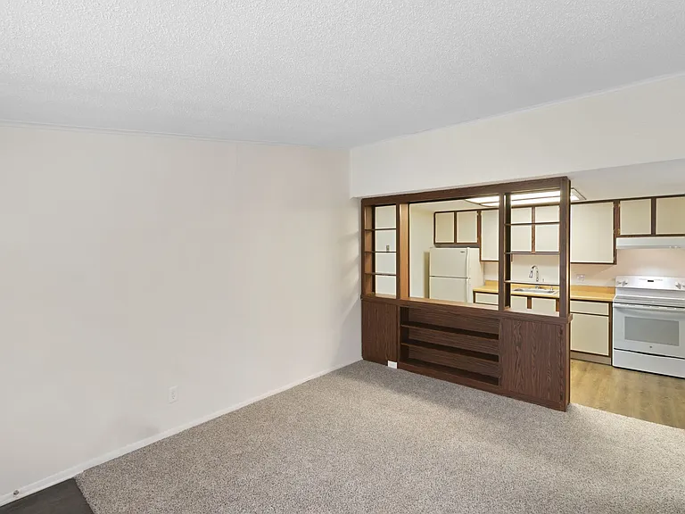 1373 Montgomery Ct — Photo 8
