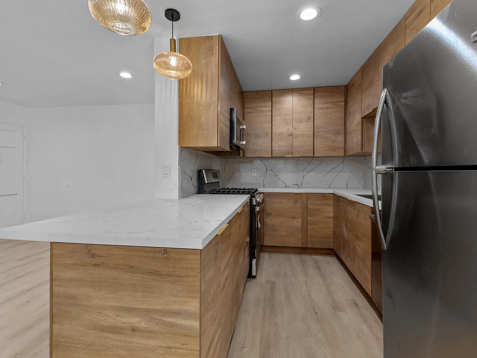 1 bed, 700 sqft, $2,395 — Photo 3