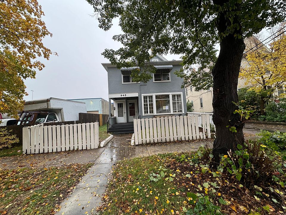 1st image of 945 28th Ave NE
