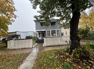 945 28th Ave NE, Minneapolis, MN 55418