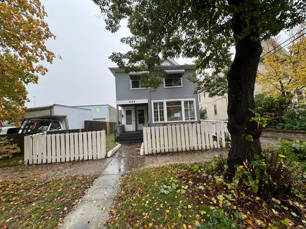 945 28th Ave NE, Minneapolis, MN 55418