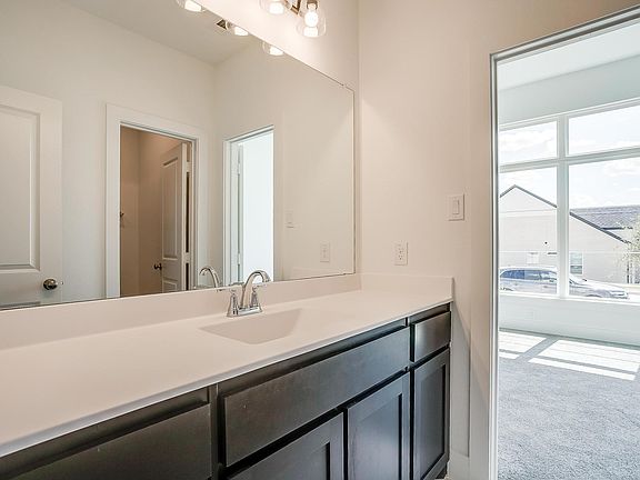 5th image of 7125 Aves St