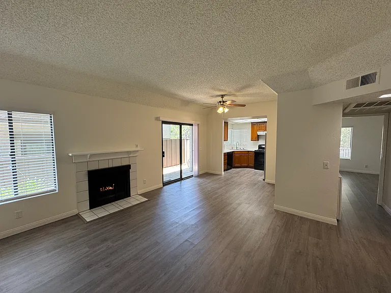 22719 Lakeway Dr #397 — Photo 1
