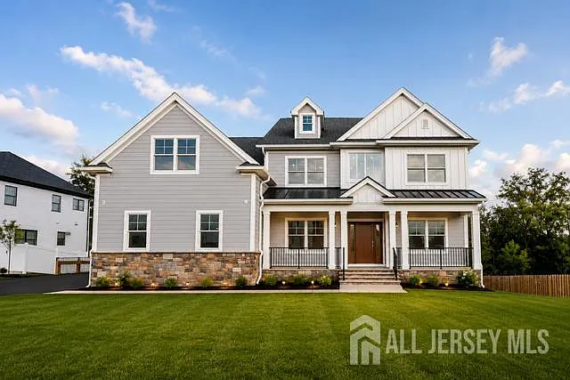 11 Scarlet Dr