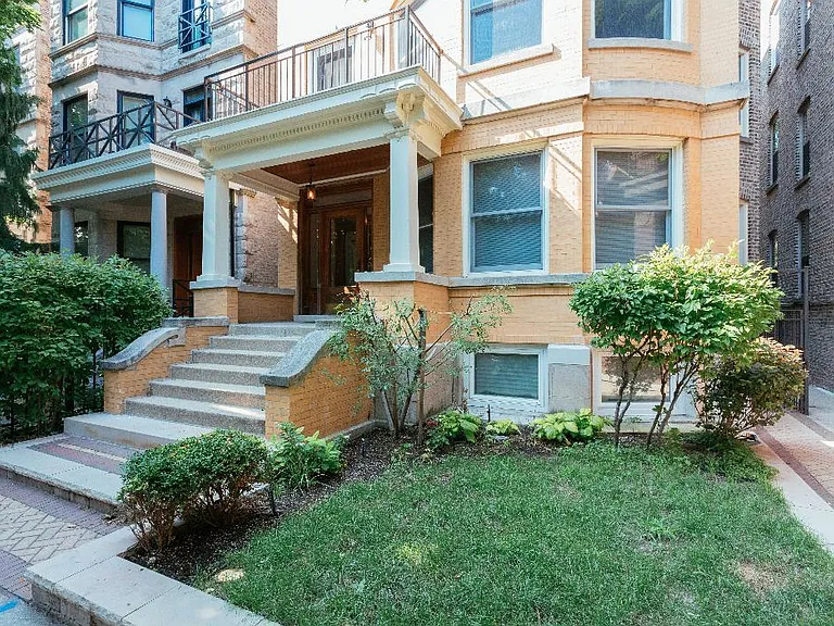1318 W Cornelia Ave #2 — Photo 1