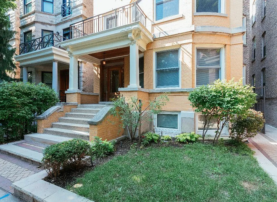 1318 W Cornelia Ave #2