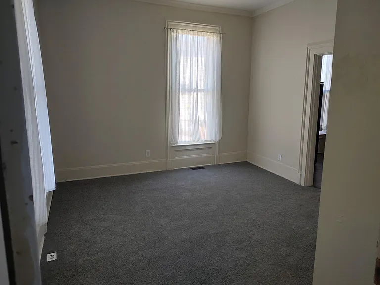 204 Lexington St #1 — Photo 8