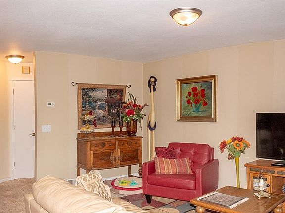 3rd image of 3390 Canyon Dr Unit D14