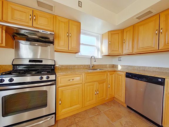 5th image of 417 W Langhorne Ave