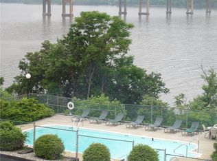 350 N Water St APT 2-12, Newburgh, NY 12550