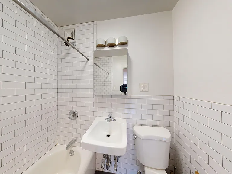1483 1st Ave #3E — Photo 7
