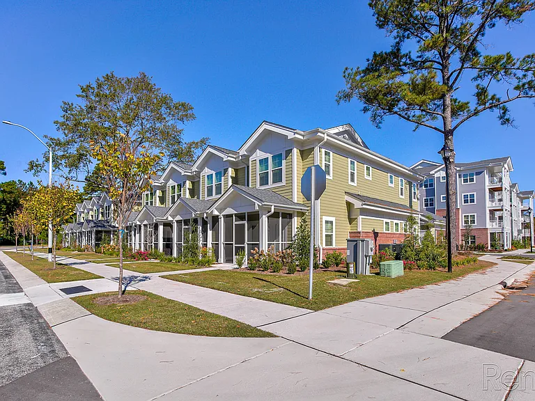 Barclay Place Apartments — Photo 41