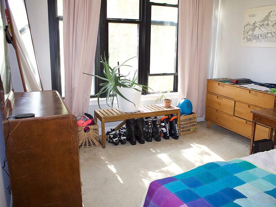 additional space in bedroom from different angle