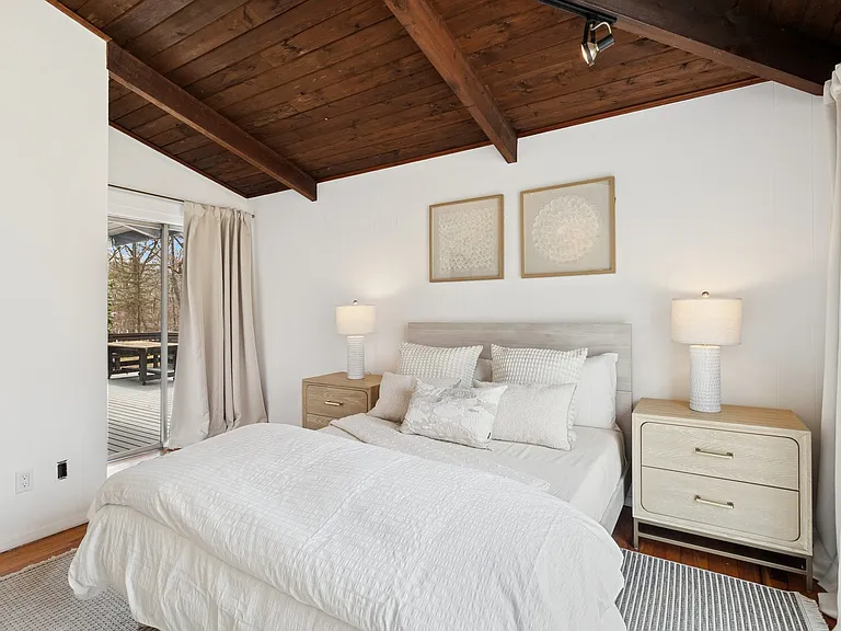 45 Hillside Dr E — Photo 15