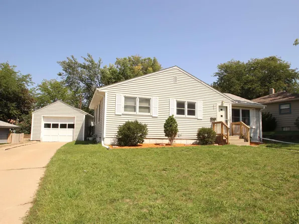 808 S Roberts Dr, Sioux Falls, SD 57104