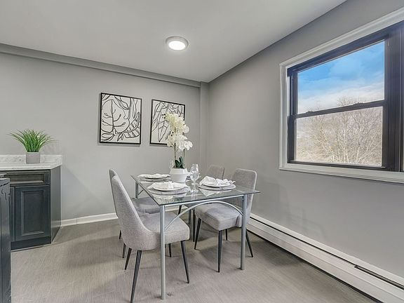 4th image of 865 Lower Ferry Rd #81