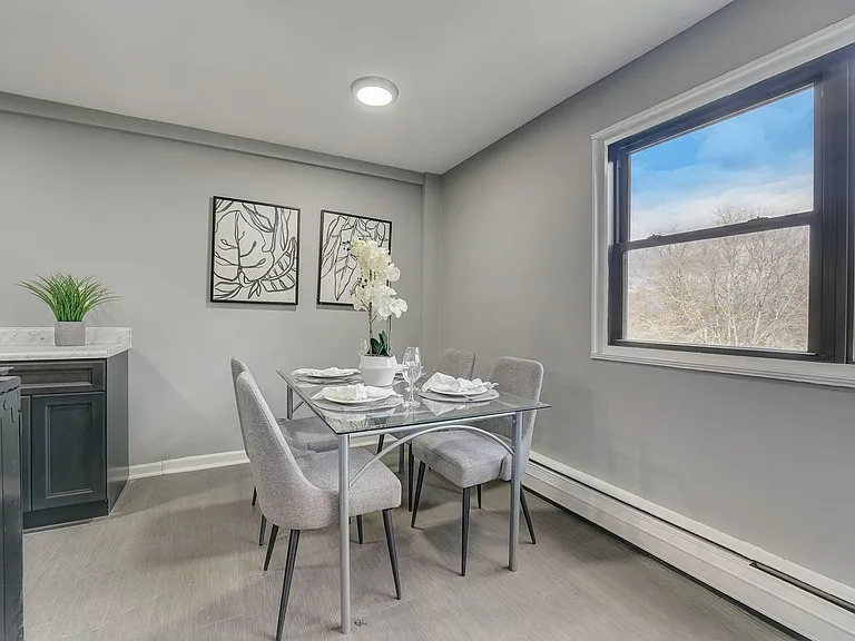 Woodbrook House Apartments — Photo 13