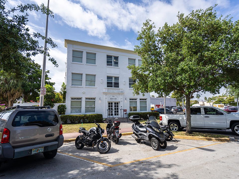 1st image of 924 Marseille Dr APT 1