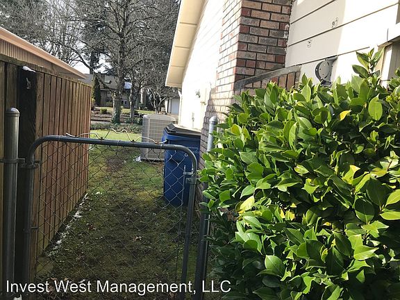 5th image of 1205 SE 138th Ave