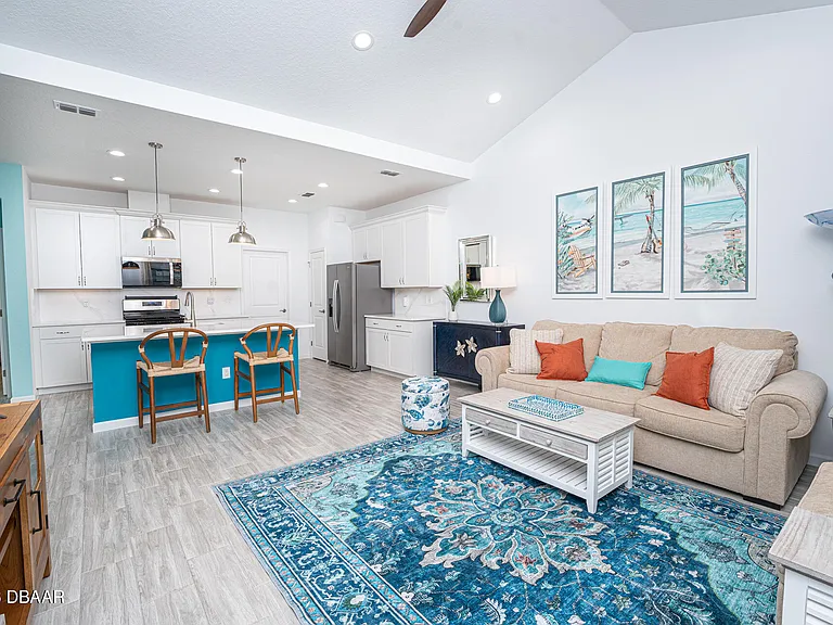 375 Latitude Dr — Photo 6