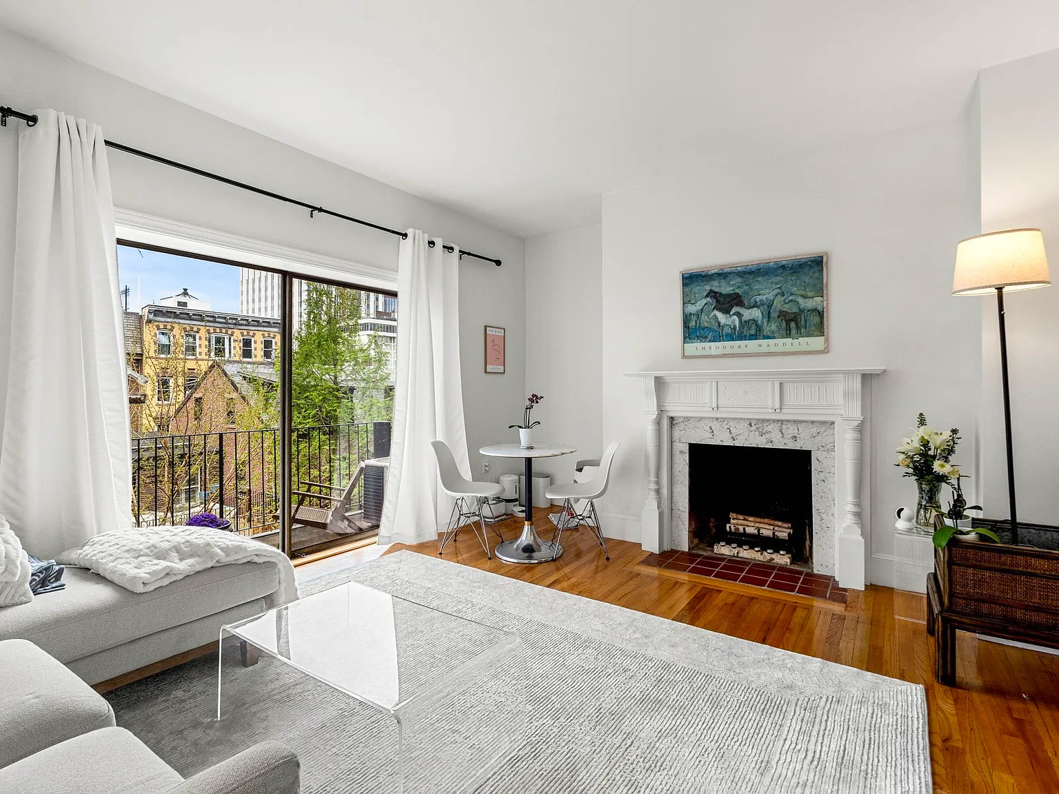 1 bed, 1.0 bath, 600 sqft, $3,800 — Photo 2