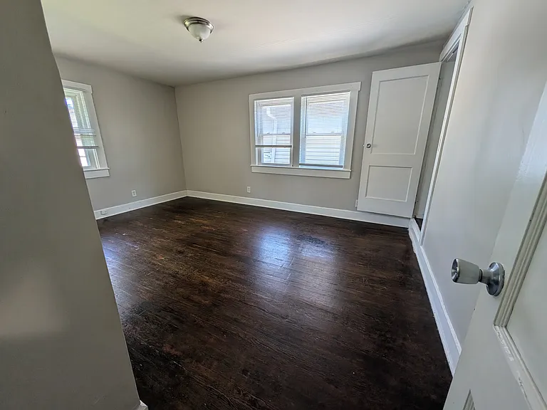 530 Eastern Ave — Photo 10