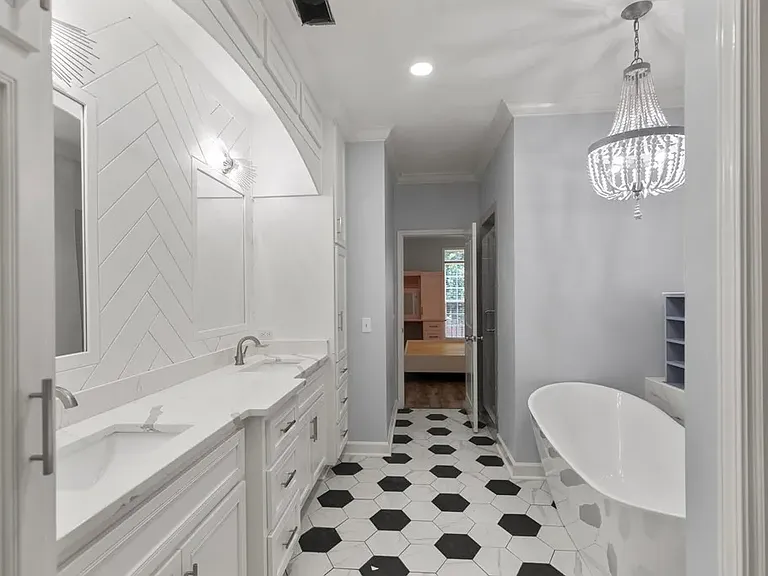 221 Veritas Dr — Photo 7