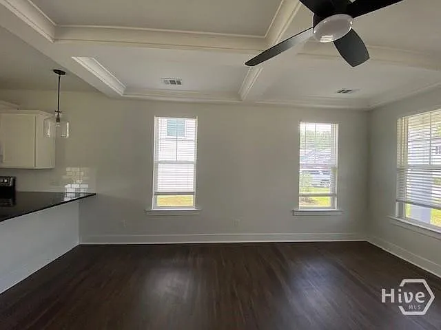 3 bed, 2.5 bath, 1842 sqft, $2,450 — Photo 3