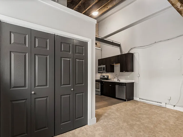 Bainbridge Lofts — Photo 6
