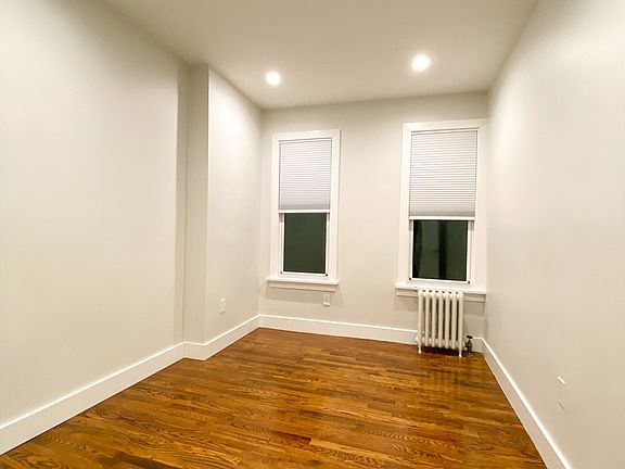 4th image of 3257 44th St APT 2F