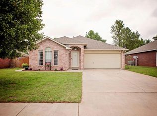 417 W Chantilly Way, Mustang, OK 73064