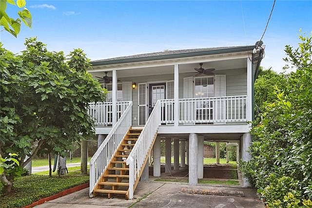 1st image of 1727 Desire St