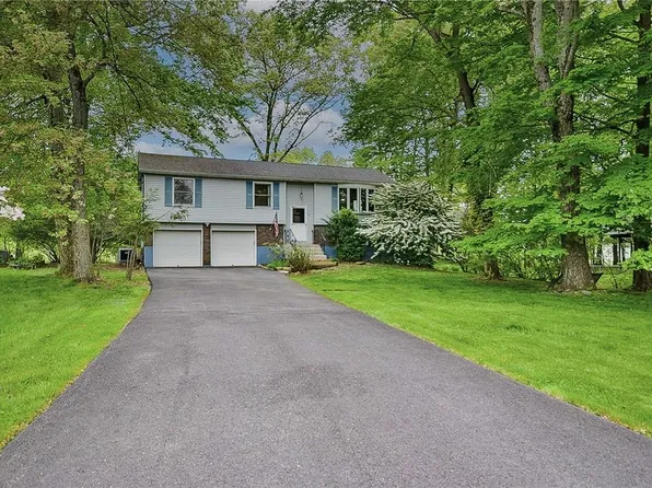 10 Mahar Drive, Poughkeepsie, NY 12601