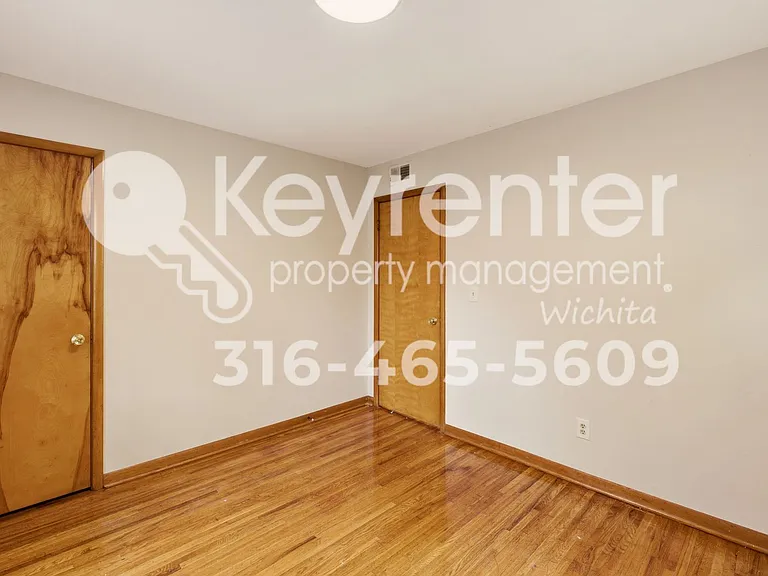 2060 S Euclid St — Photo 21