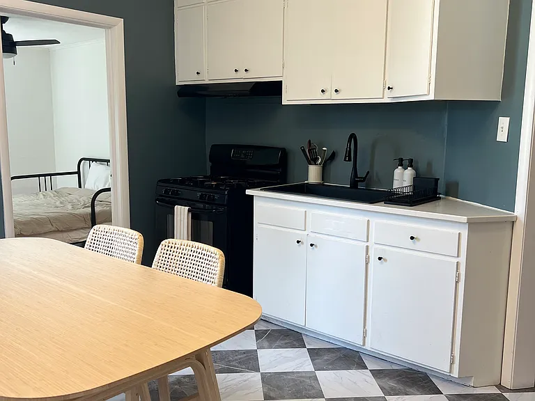 1126 Jefferson St NE #2 — Photo 6