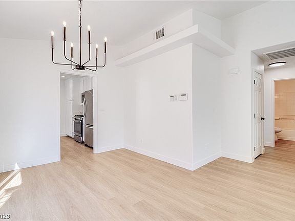 5th image of 5425 Geneive Ln Unit 104